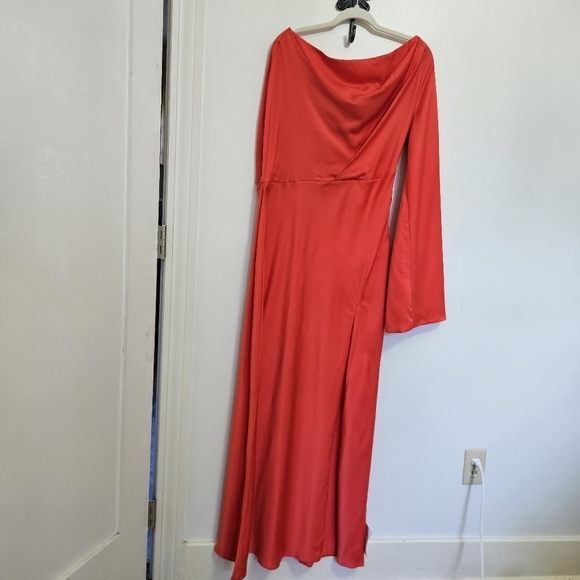 ASOS DESIGN Curve Satin Off The Shoulder Asymmetric Maxi Dress in Red Size 12 - Picture 5 of 13